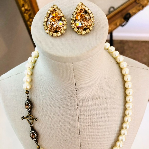 Vintage Ornate Deco Pearl Necklace & Rhinestone Crystal Earrings - Picture 4 of 16